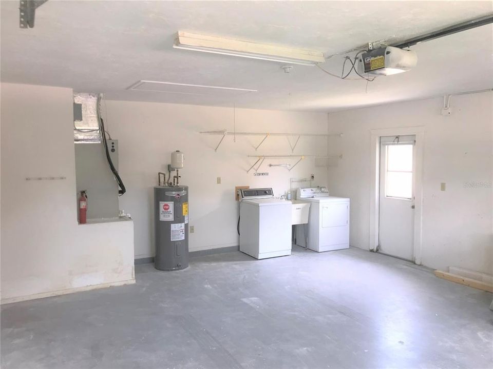 出租: $3,200 (3 贝兹, 2 浴室, 1872 平方英尺)