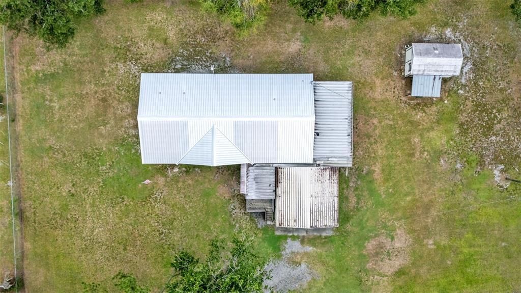 For Sale: $299,000 (2 beds, 2 baths, 1176 Square Feet)