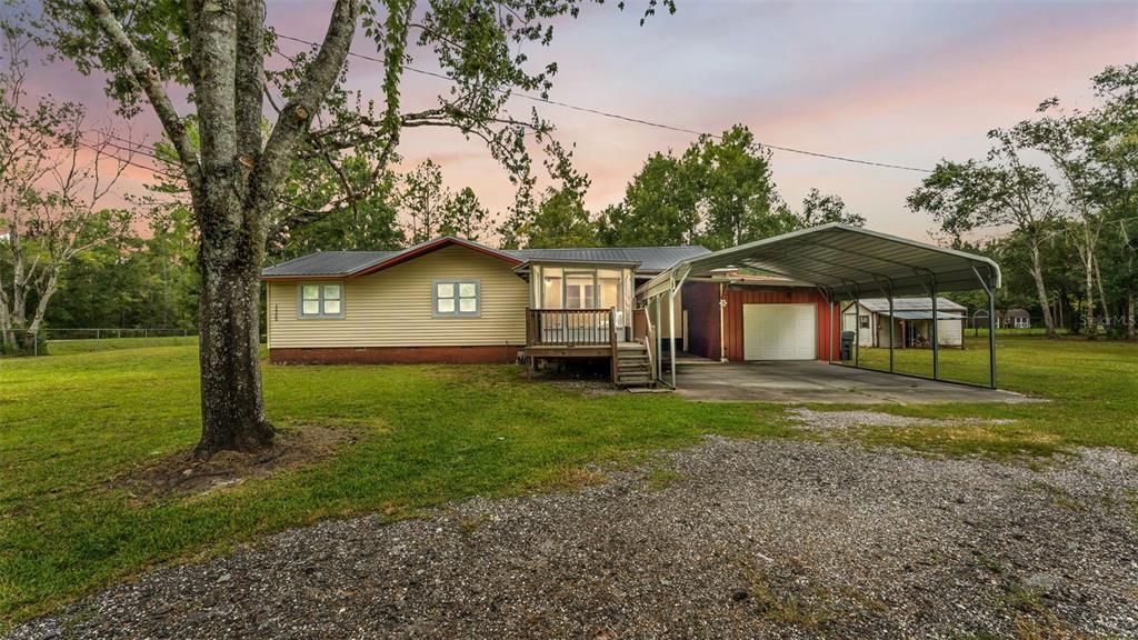 For Sale: $299,000 (2 beds, 2 baths, 1176 Square Feet)