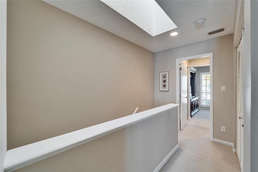 待售: $588,000 (2 贝兹, 2 浴室, 1237 平方英尺)