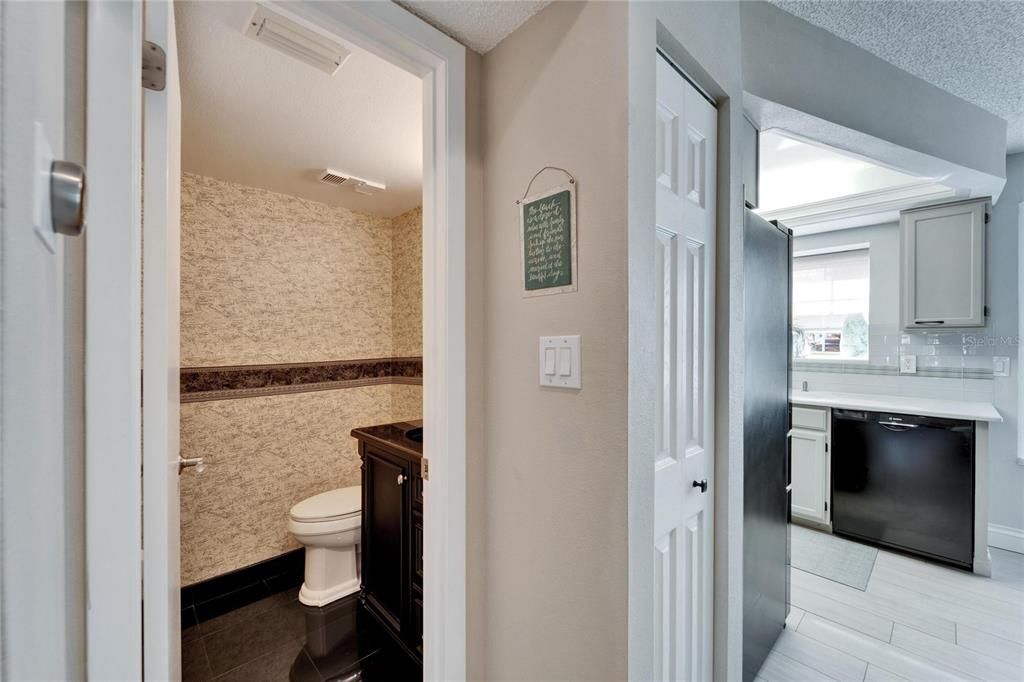 待售: $588,000 (2 贝兹, 2 浴室, 1237 平方英尺)