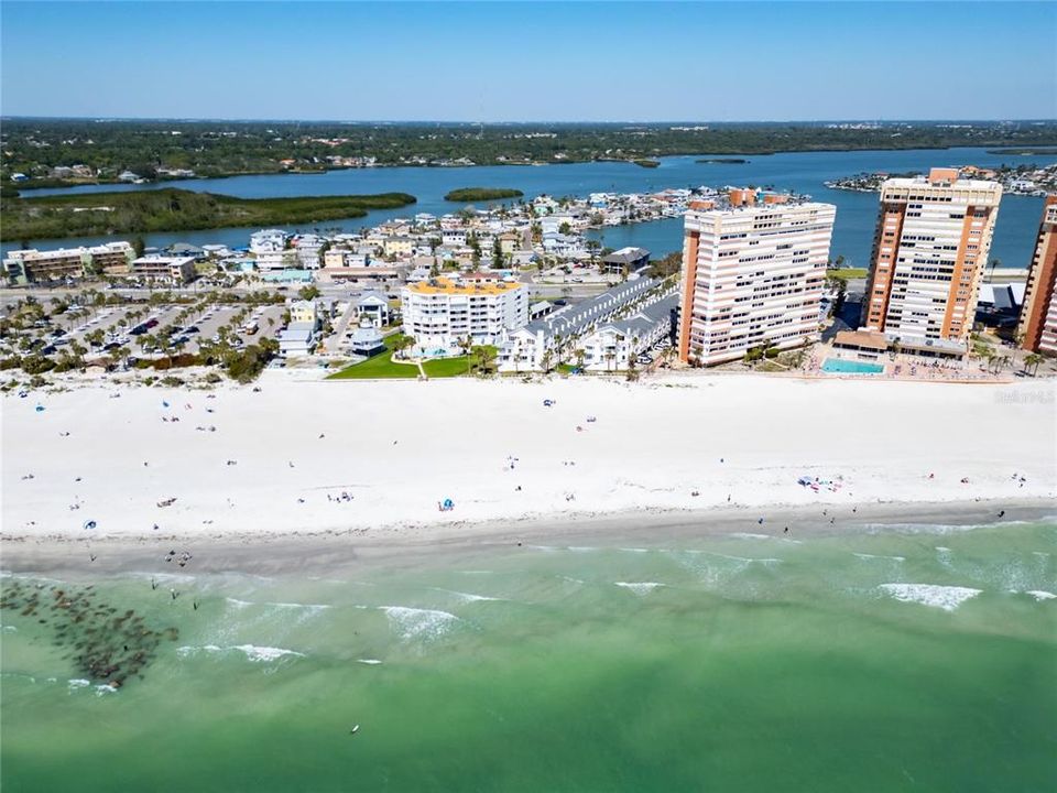 待售: $588,000 (2 贝兹, 2 浴室, 1237 平方英尺)