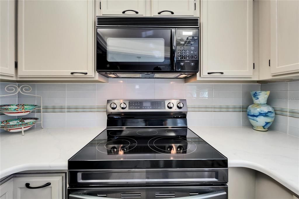 待售: $588,000 (2 贝兹, 2 浴室, 1237 平方英尺)