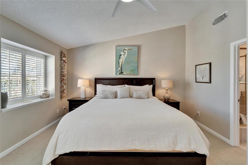 待售: $588,000 (2 贝兹, 2 浴室, 1237 平方英尺)