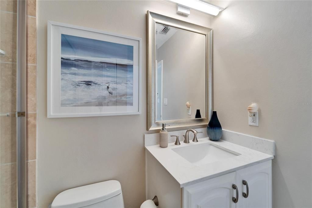 待售: $588,000 (2 贝兹, 2 浴室, 1237 平方英尺)