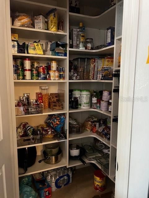 En Venta: $350,000 (5 camas, 2 baños, 2848 Pies cuadrados)