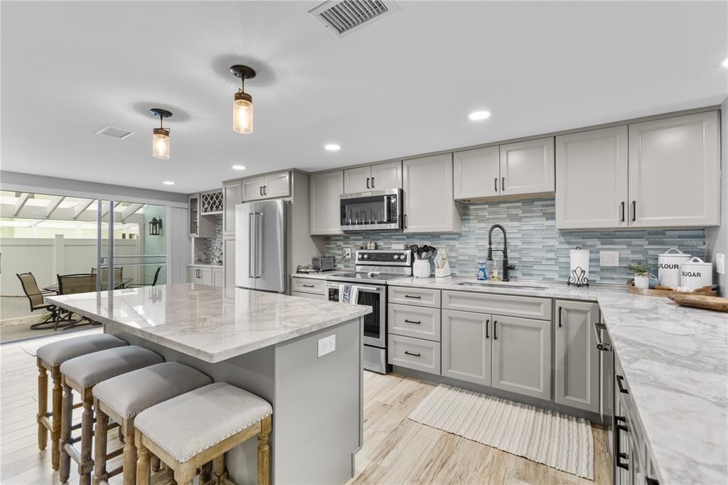 For Sale: $524,999 (2 beds, 2 baths, 1208 Square Feet)