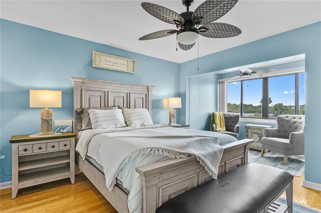 For Sale: $524,999 (2 beds, 2 baths, 1208 Square Feet)