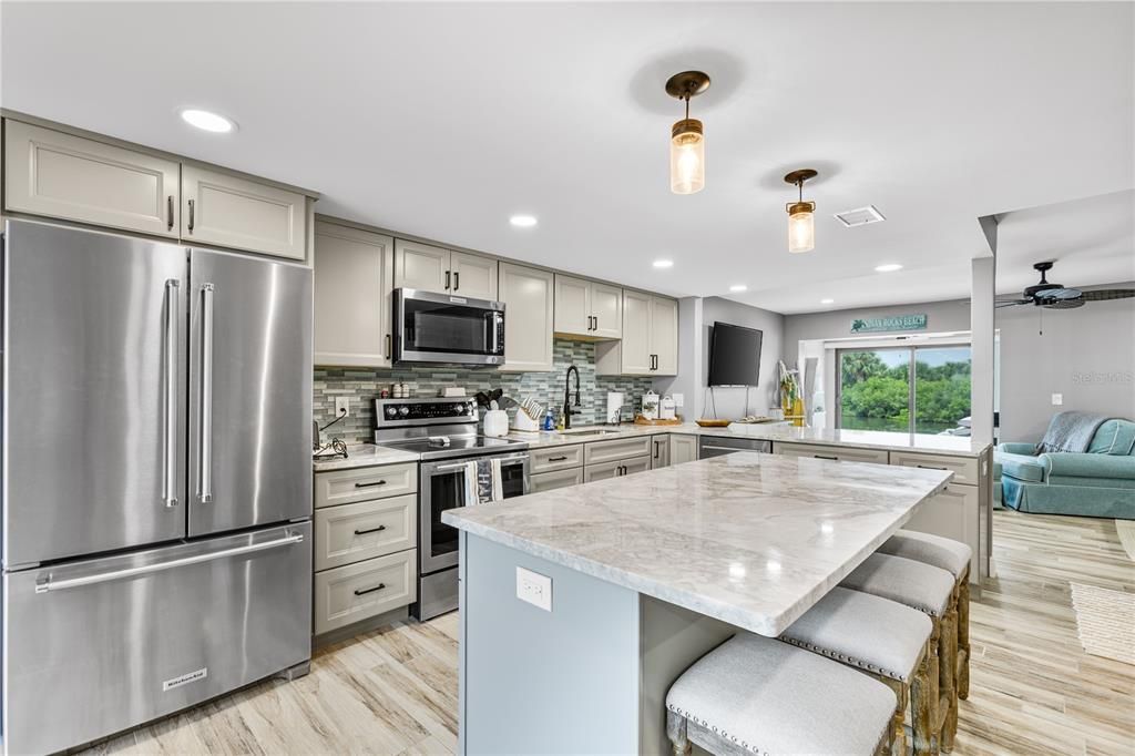 For Sale: $524,999 (2 beds, 2 baths, 1208 Square Feet)