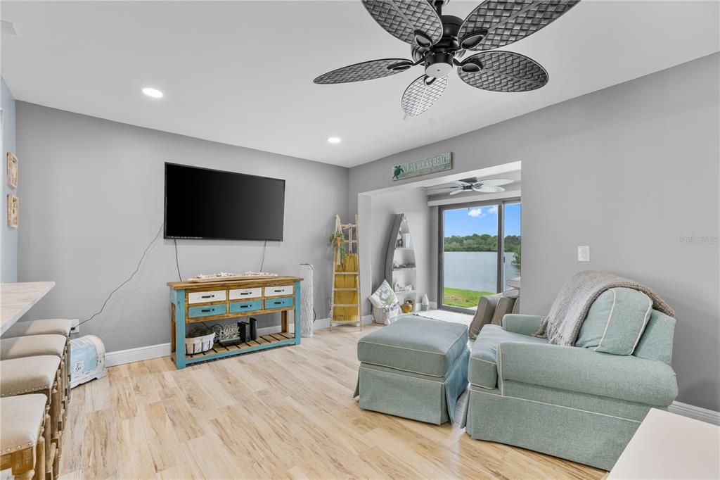 For Sale: $524,999 (2 beds, 2 baths, 1208 Square Feet)