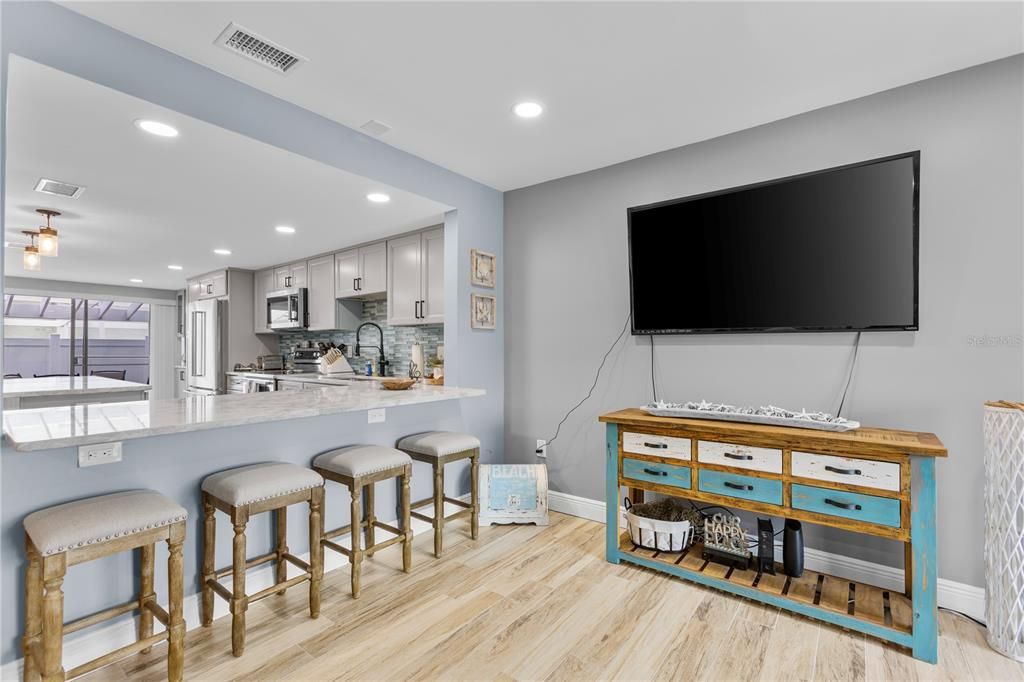 For Sale: $524,999 (2 beds, 2 baths, 1208 Square Feet)