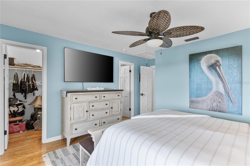 For Sale: $524,999 (2 beds, 2 baths, 1208 Square Feet)