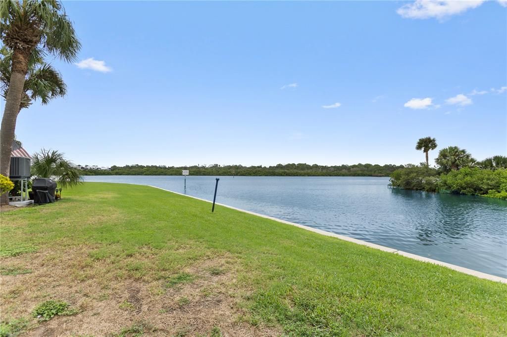 For Sale: $524,999 (2 beds, 2 baths, 1208 Square Feet)