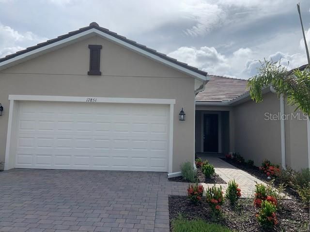 Recently Sold: $329,544 (2 beds, 2 baths, 1501 Square Feet)