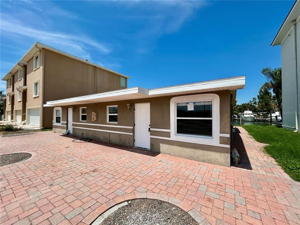 Recently Rented: $2,500 (2 beds, 2 baths, 1250 Square Feet)