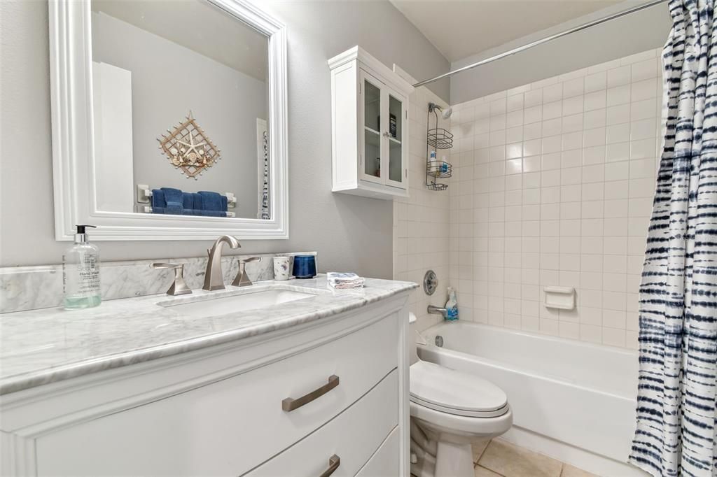 出租: $2,000 (2 贝兹, 2 浴室, 955 平方英尺)