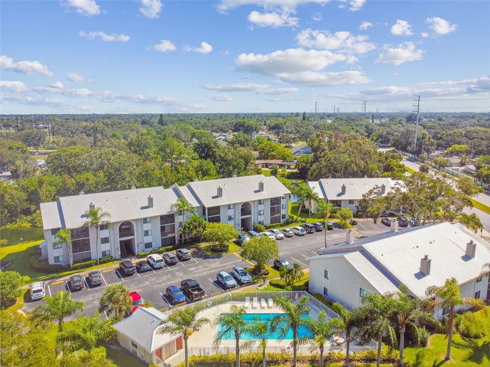 出租: $2,000 (2 贝兹, 2 浴室, 955 平方英尺)