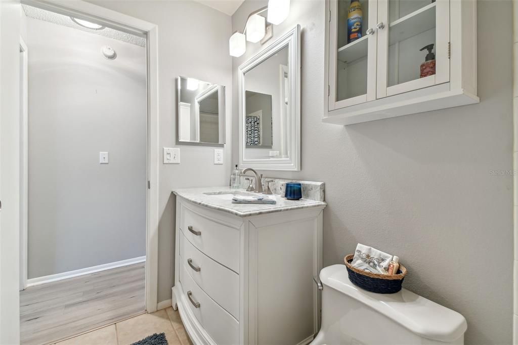 出租: $2,000 (2 贝兹, 2 浴室, 955 平方英尺)