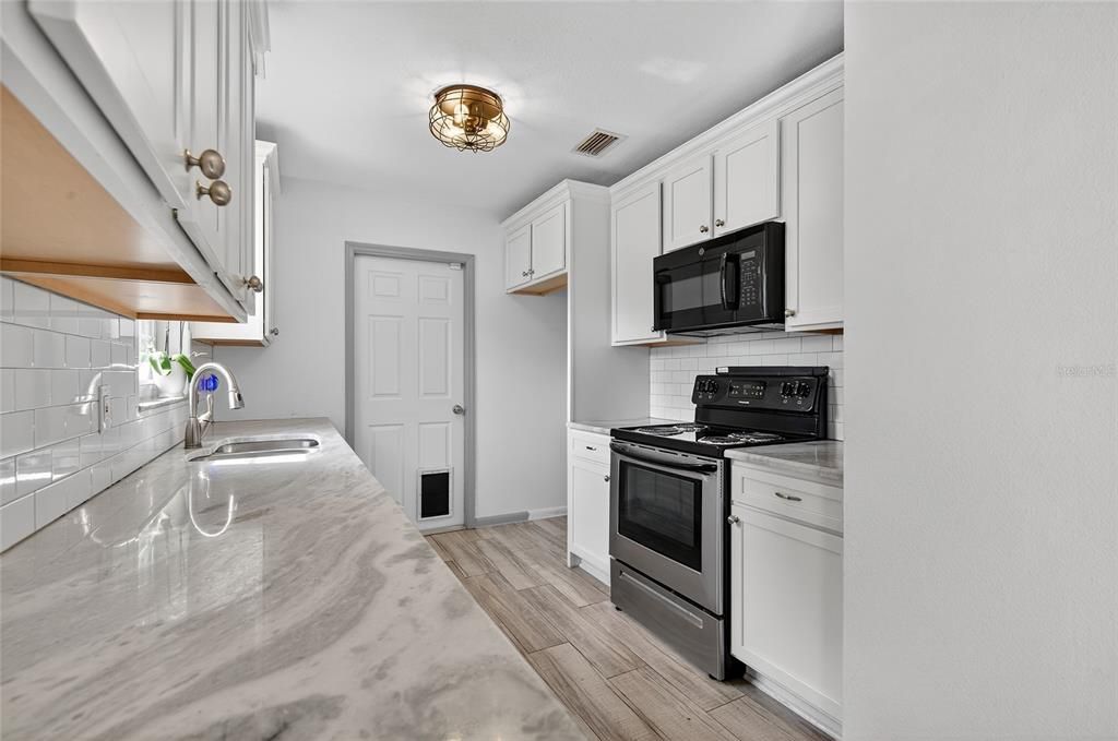 Active With Contract: $350,000 (3 beds, 2 baths, 1416 Square Feet)