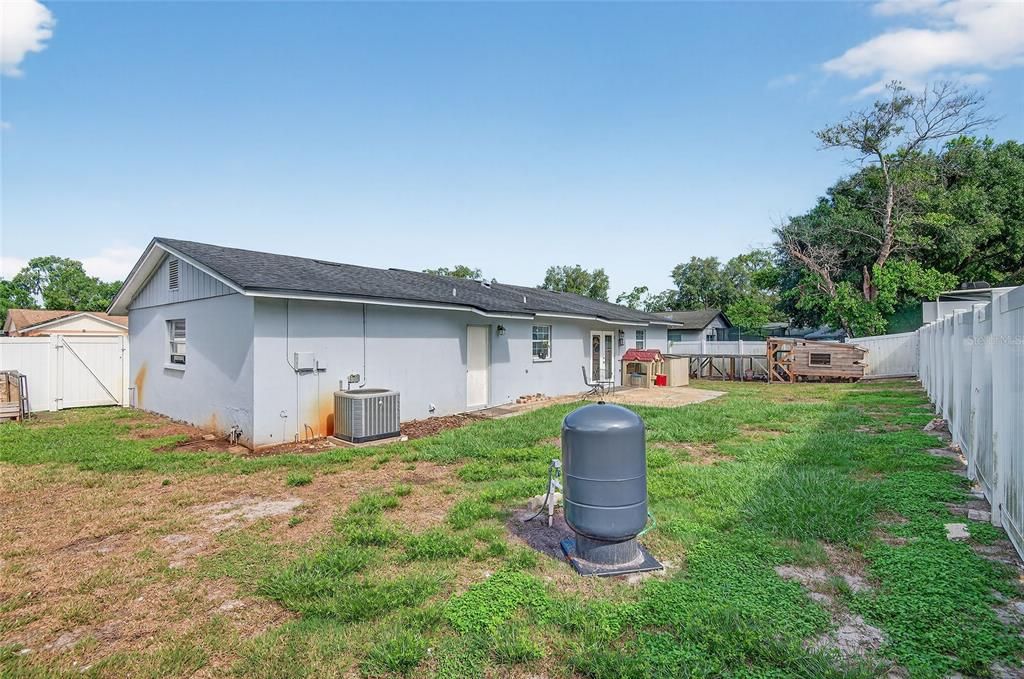 Active With Contract: $350,000 (3 beds, 2 baths, 1416 Square Feet)