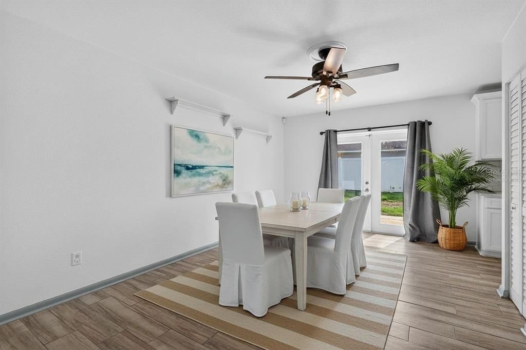 Active With Contract: $350,000 (3 beds, 2 baths, 1416 Square Feet)