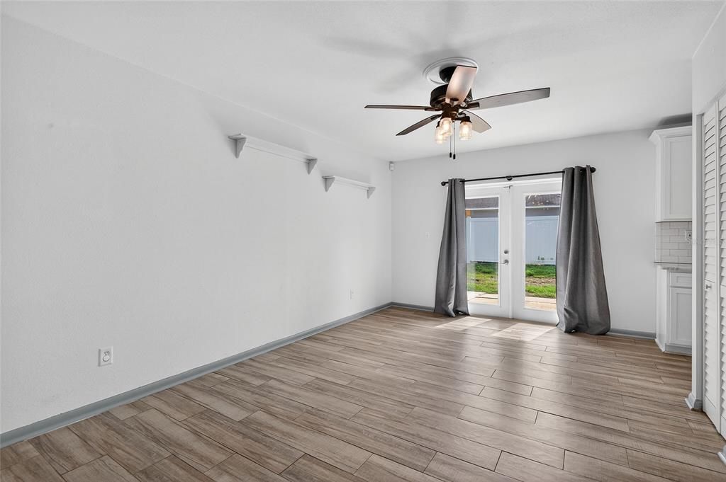 Active With Contract: $350,000 (3 beds, 2 baths, 1416 Square Feet)