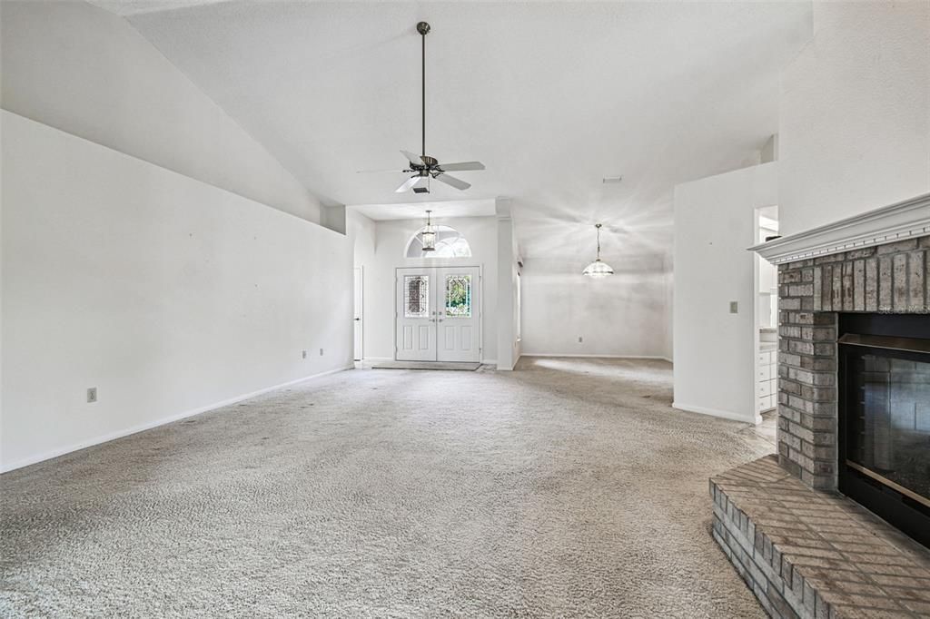 Active With Contract: $399,900 (3 beds, 2 baths, 2481 Square Feet)