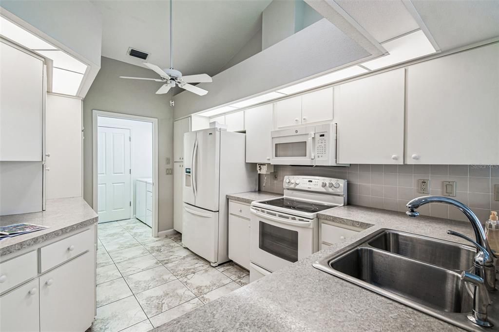 Active With Contract: $399,900 (3 beds, 2 baths, 2481 Square Feet)