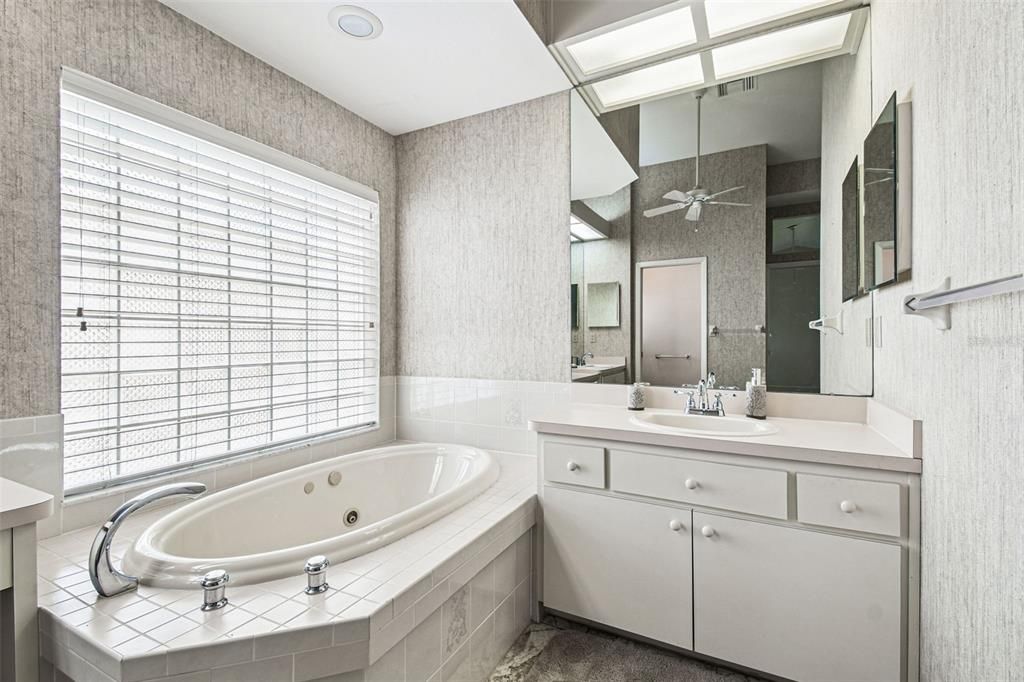 Active With Contract: $399,900 (3 beds, 2 baths, 2481 Square Feet)