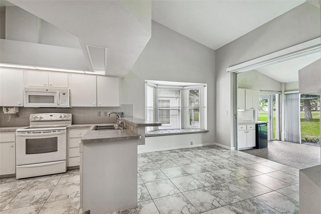 Active With Contract: $399,900 (3 beds, 2 baths, 2481 Square Feet)