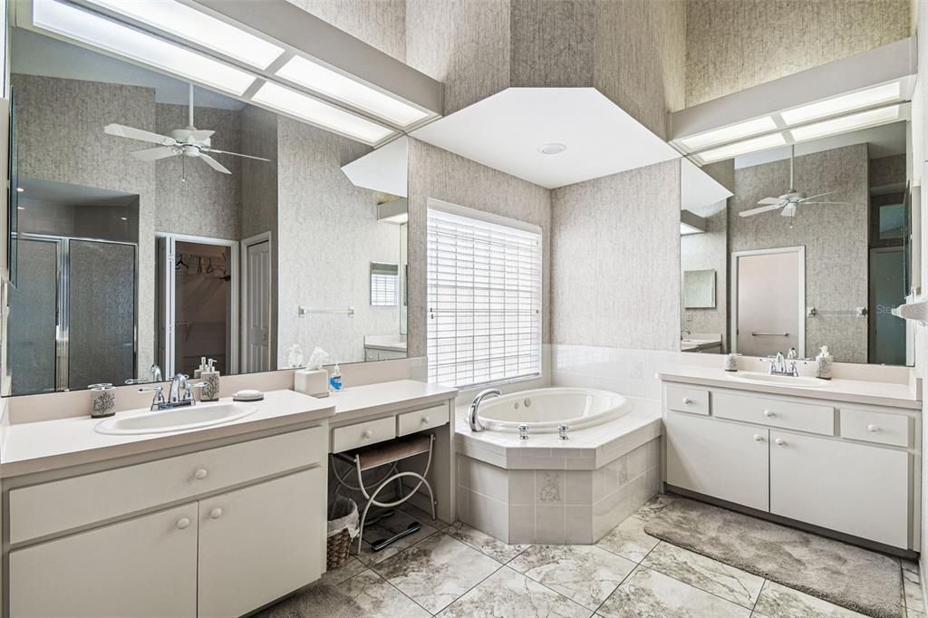 Active With Contract: $399,900 (3 beds, 2 baths, 2481 Square Feet)