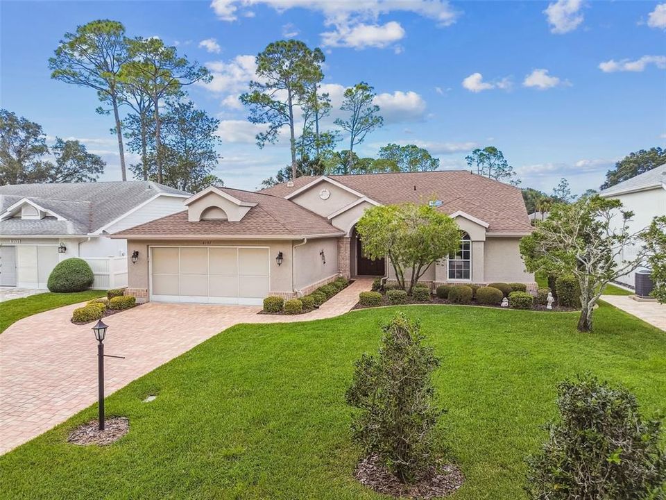 Active With Contract: $399,900 (3 beds, 2 baths, 2481 Square Feet)