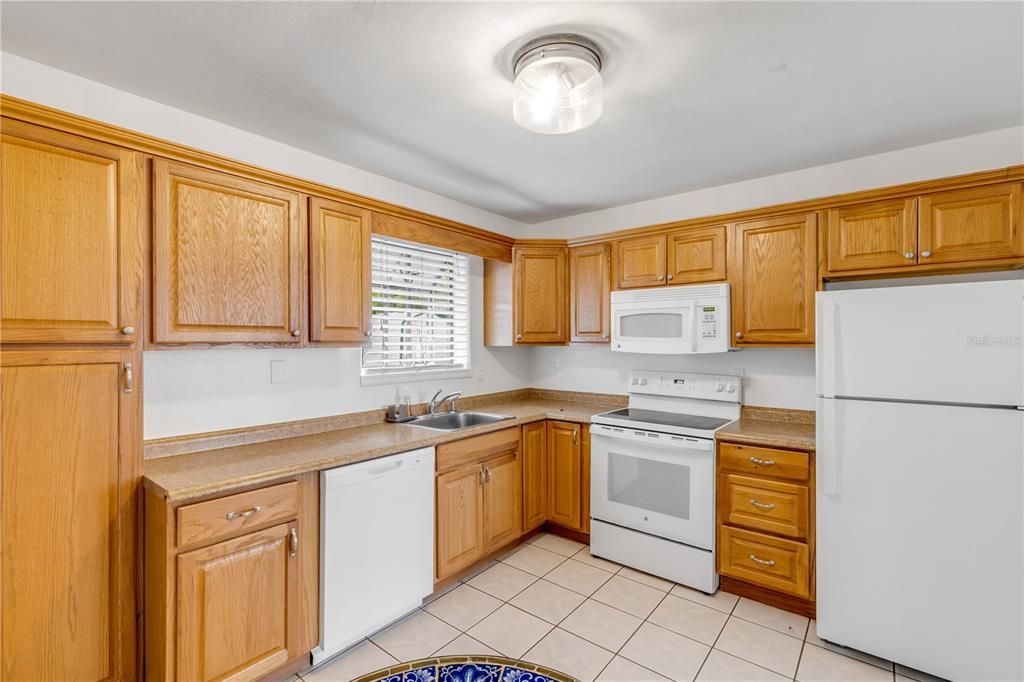 For Sale: $319,100 (3 beds, 1 baths, 1015 Square Feet)