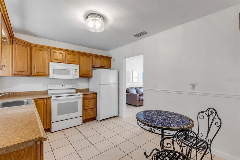 For Sale: $319,100 (3 beds, 1 baths, 1015 Square Feet)