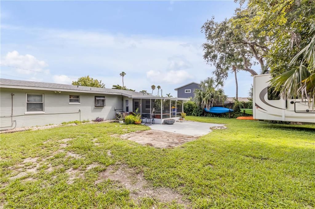 For Sale: $319,100 (3 beds, 1 baths, 1015 Square Feet)