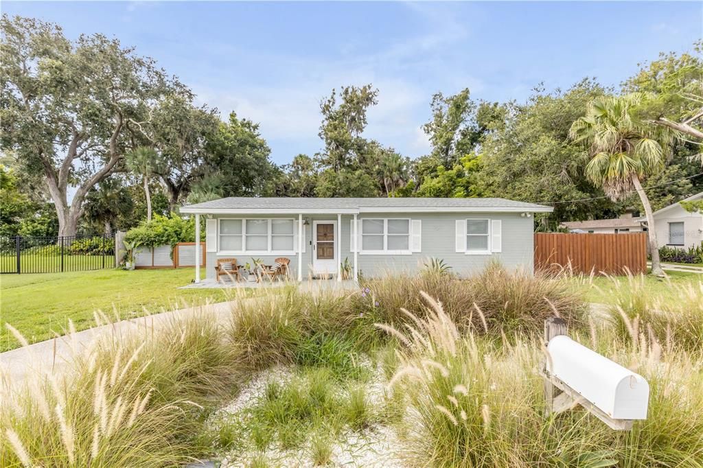 For Sale: $319,100 (3 beds, 1 baths, 1015 Square Feet)