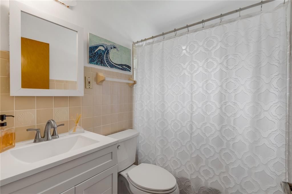 For Sale: $319,100 (3 beds, 1 baths, 1015 Square Feet)