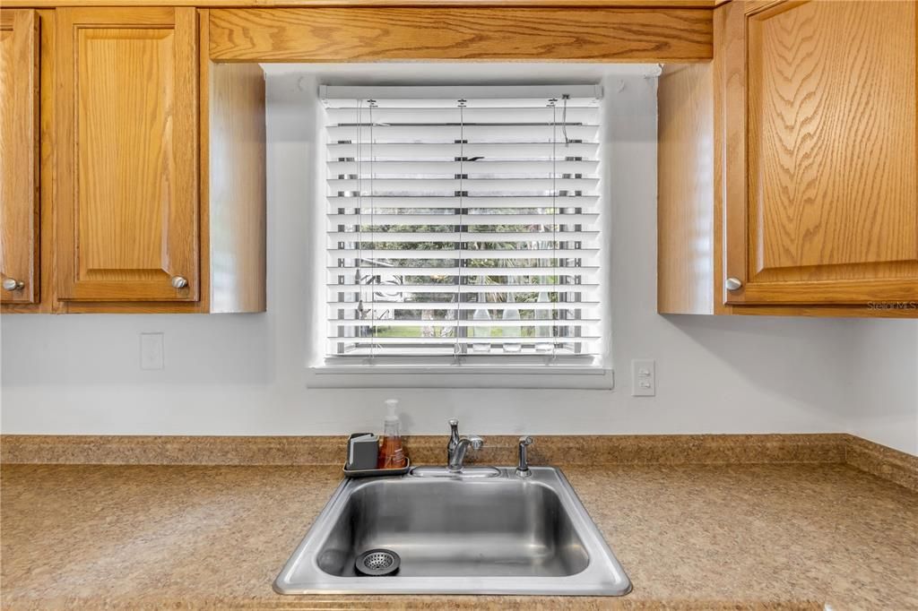 For Sale: $319,100 (3 beds, 1 baths, 1015 Square Feet)