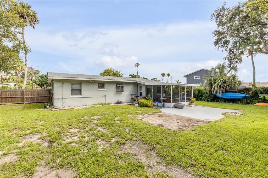 For Sale: $319,100 (3 beds, 1 baths, 1015 Square Feet)