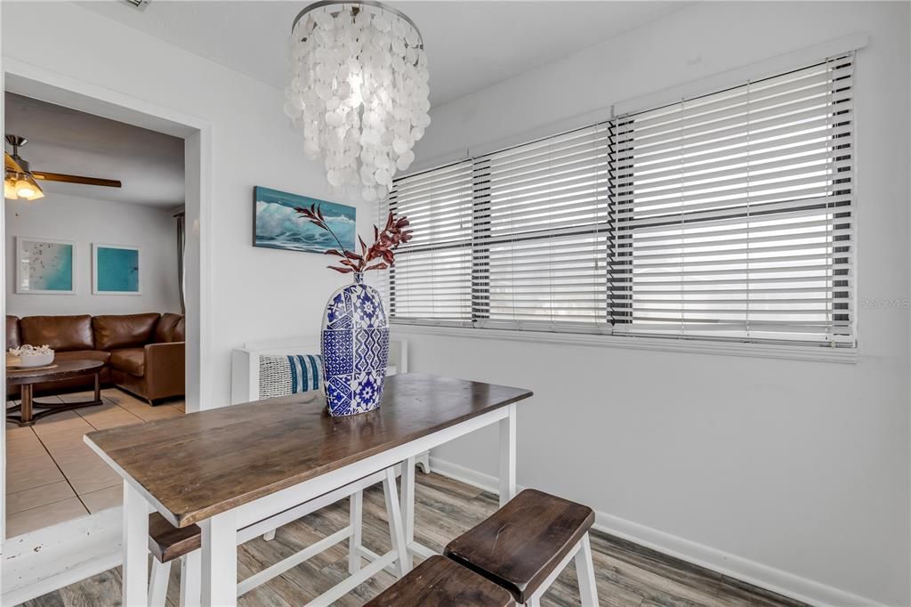 For Sale: $319,100 (3 beds, 1 baths, 1015 Square Feet)