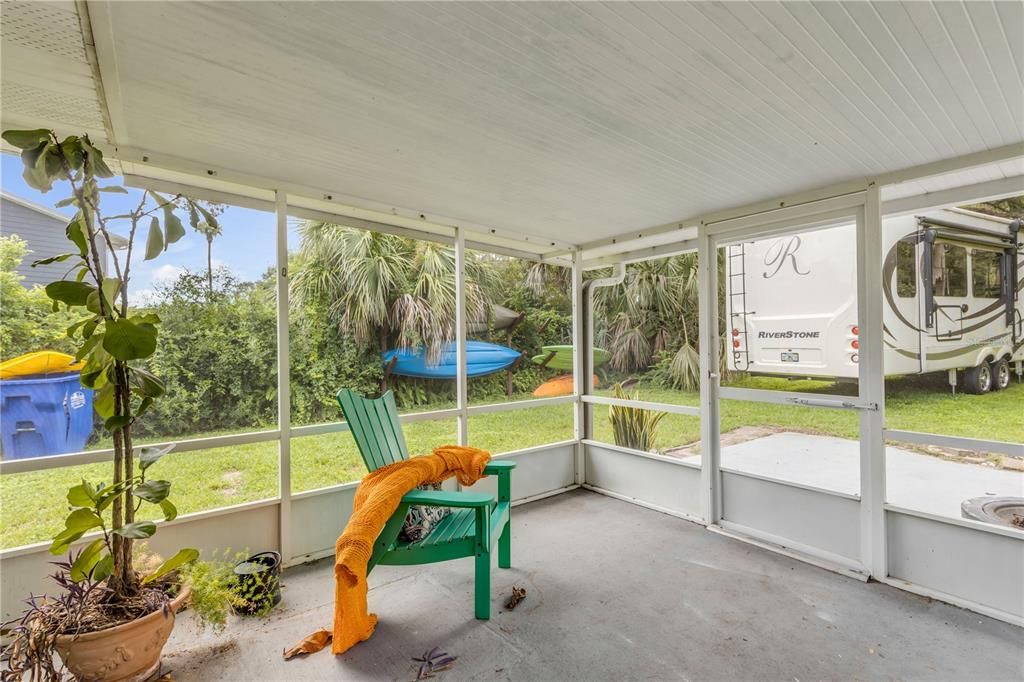 For Sale: $319,100 (3 beds, 1 baths, 1015 Square Feet)