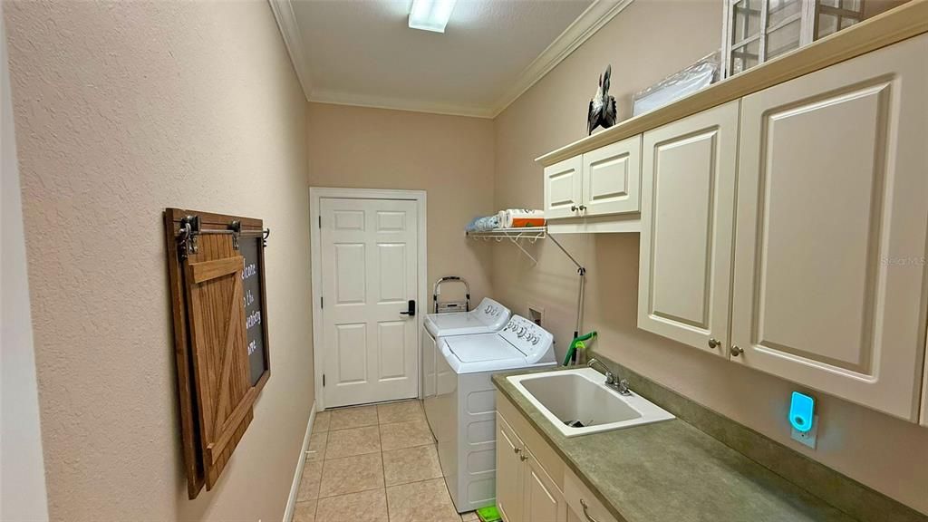 For Sale: $1,395,000 (4 beds, 3 baths, 3875 Square Feet)