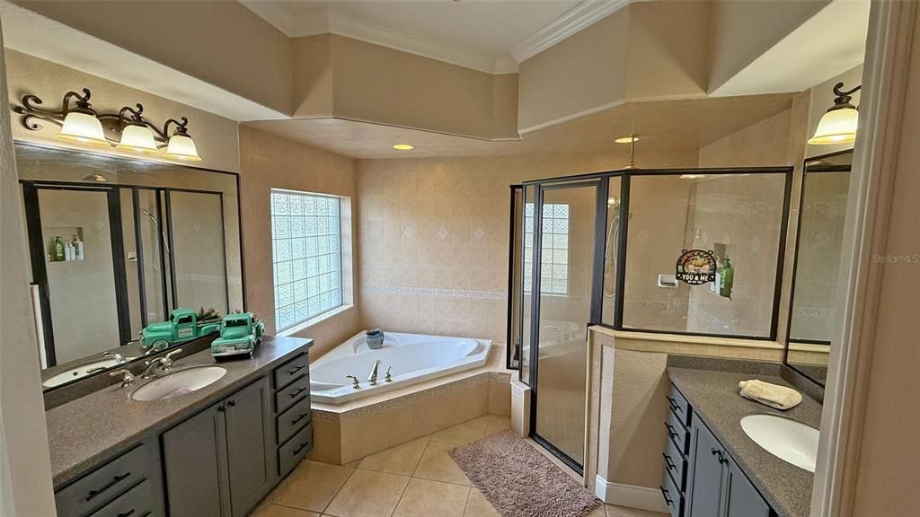 For Sale: $1,395,000 (4 beds, 3 baths, 3875 Square Feet)