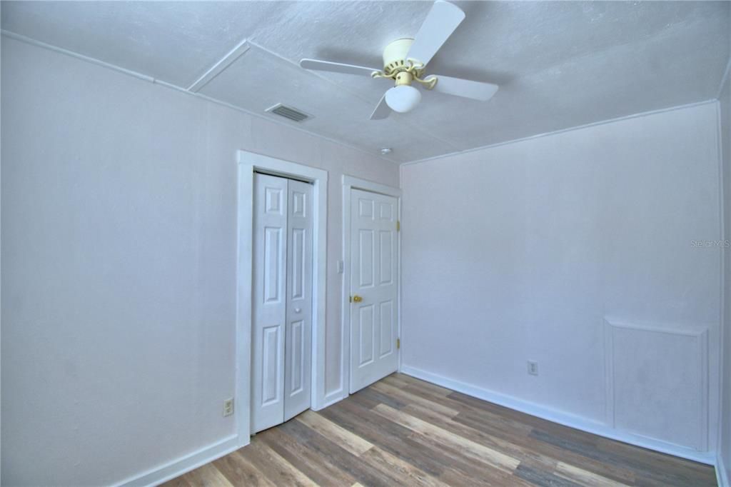 Active With Contract: $165,000 (2 beds, 1 baths, 748 Square Feet)