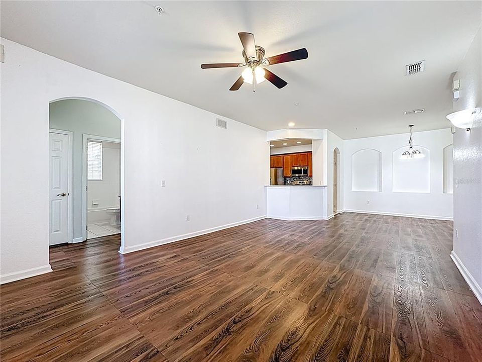 For Sale: $249,900 (3 beds, 2 baths, 1495 Square Feet)