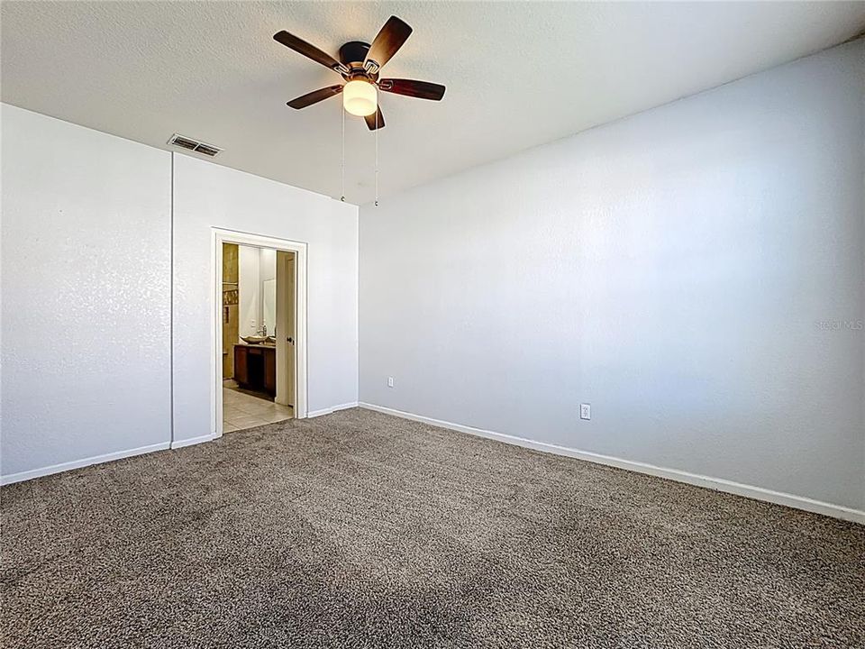 For Sale: $249,900 (3 beds, 2 baths, 1495 Square Feet)