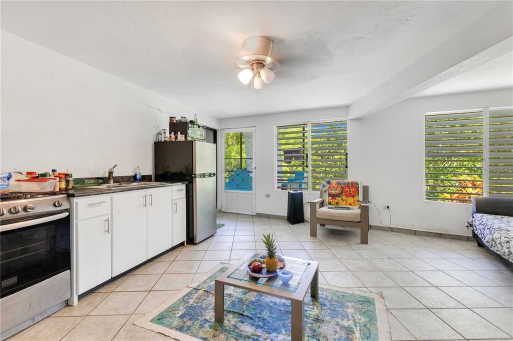 На продажу: $499,000 (4 спален, 3 ванн, 1700 Квадратных фут)