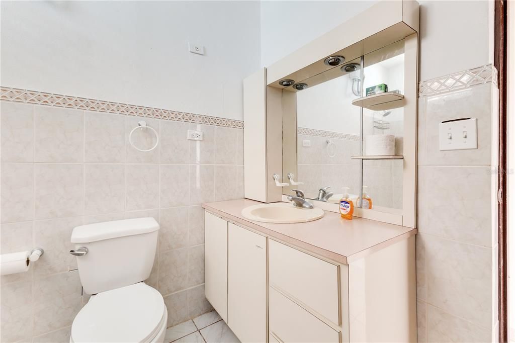 На продажу: $499,000 (4 спален, 3 ванн, 1700 Квадратных фут)