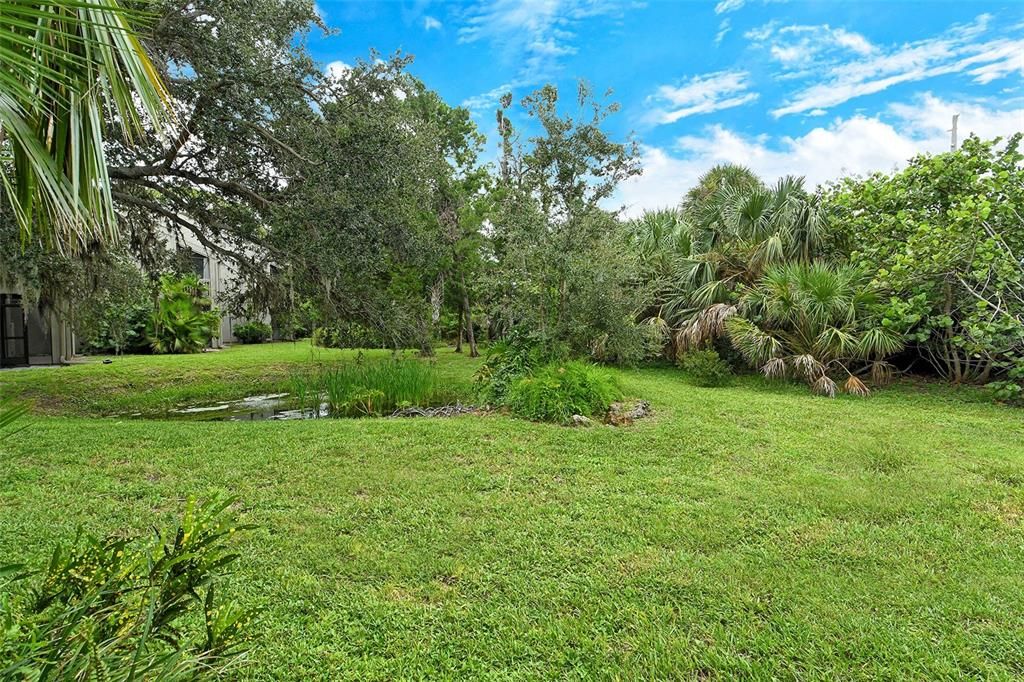 Active With Contract: $239,000 (2 beds, 2 baths, 1316 Square Feet)