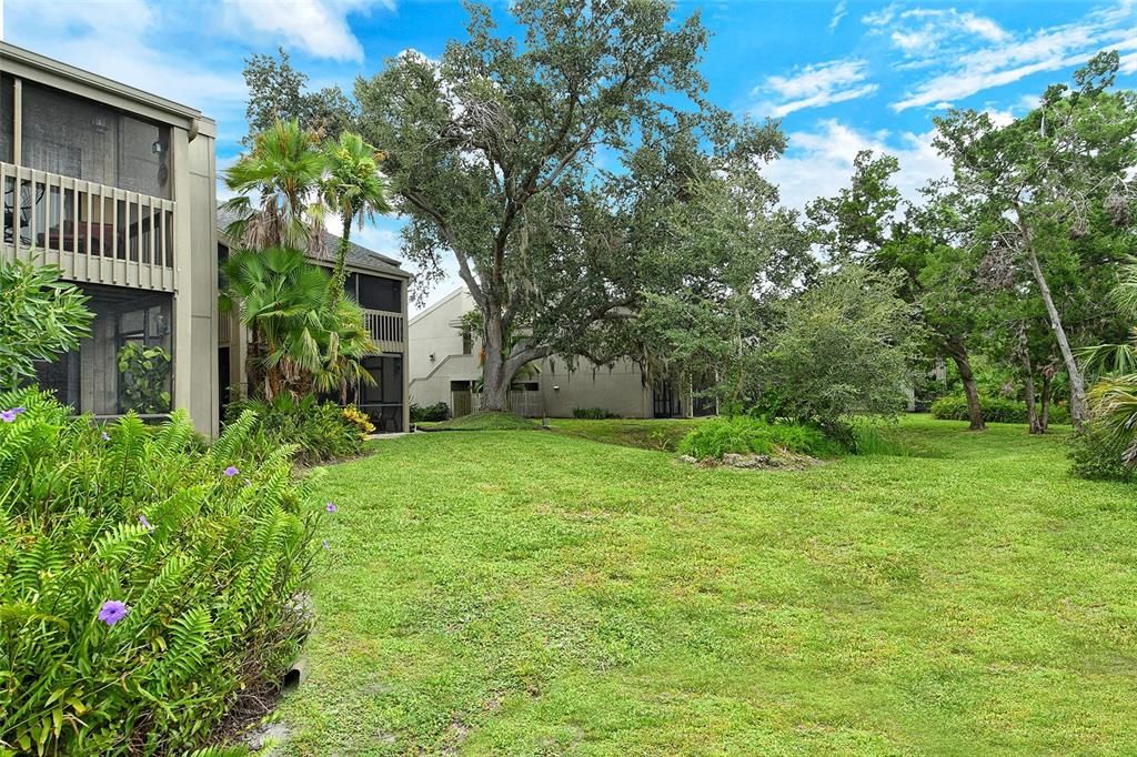 Active With Contract: $239,000 (2 beds, 2 baths, 1316 Square Feet)